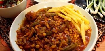 طرز تهیه خورشت بامیه جا افتاده و مجلسی + راز لیز نشدن بامیه