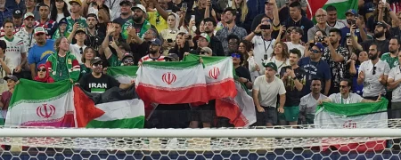 درگیری شدید روی سکوها پس از تساوی ایران و نیوزیلند + ویدئو