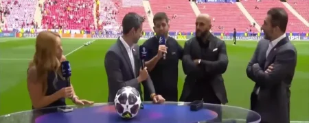 بادیگارد لیونل مسی مجری TNT Sports را روی شانه خود انداخت و برد! + ویدیو