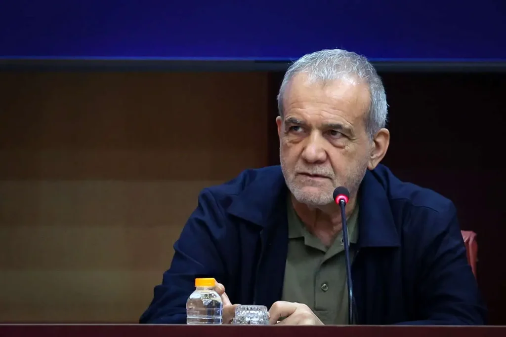واکنش‌ها به ادعای استعفای مسعود پزشکیان؛ «رئیس‌جمهور مشغول کار است»