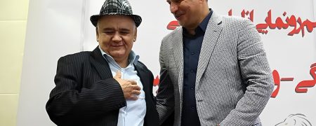 همدردی علی دایی با همسر اکبر عبدی در مراسم ترحیم آقای بازیگر + ویدیو