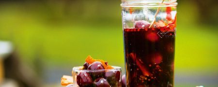 طرز تهیه ترشی آلبالو خانگی خوشرنگ و خوشمزه به ۴ روش