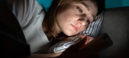 اعتیاد به شبکههای اجتماعی