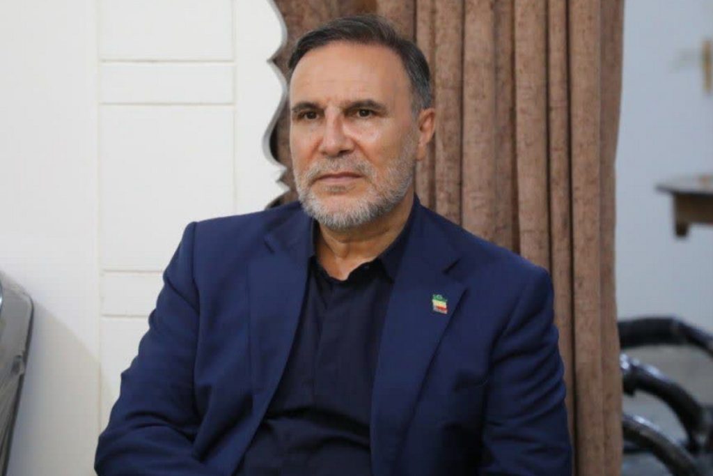 عذرخواهی نماینده ملایر از خانواده مهسا امینی؛ واکنش تند امجد امینی به اظهارات آریایی‌نژاد