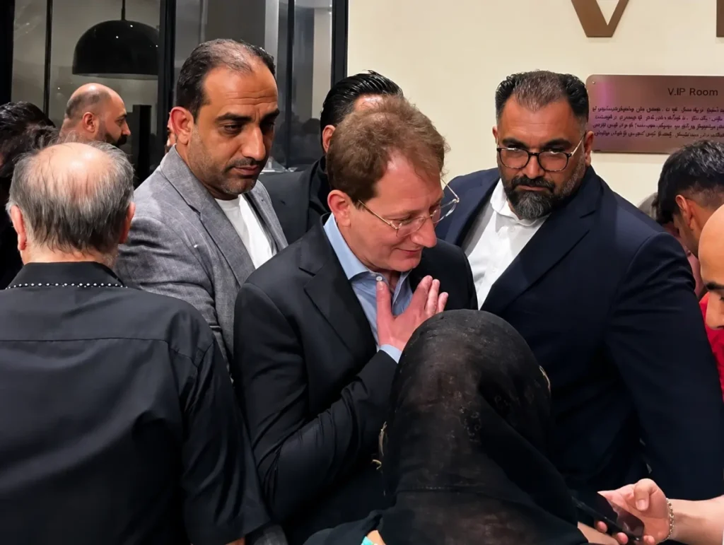 کافه‌قنادی «سورینت VIP» بابک زنجانی