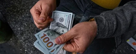 قیمت دلار آمریکا به ۲۰۰,۰۰۰ تومان رسید؛ رکورد تازه قیمت ارز و سکه در اول شهریور