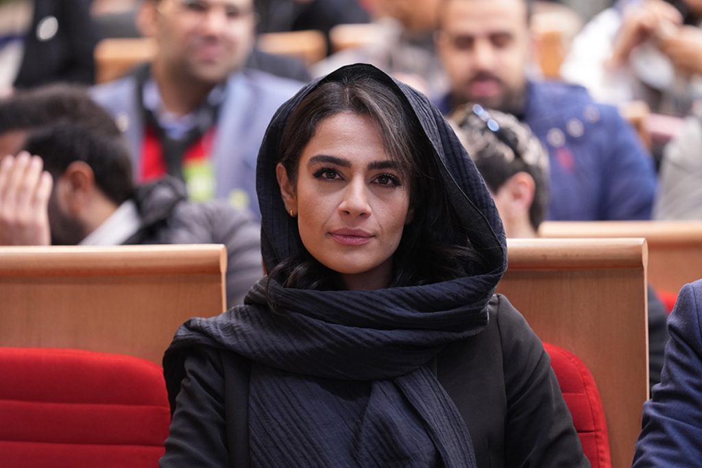 حکم ۴ سال حبس هیوا سیفی‌زاده نقض شد؛ جزای نقدی و خدمات عمومی جایگزین زندان