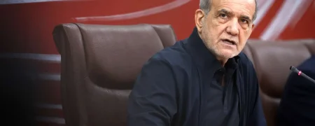 واکنش‌ها به شکایت پزشکیان از قیمت بنزین؛ «ما هم سوال زیاد داریم آقای رئیس‌جمهور»