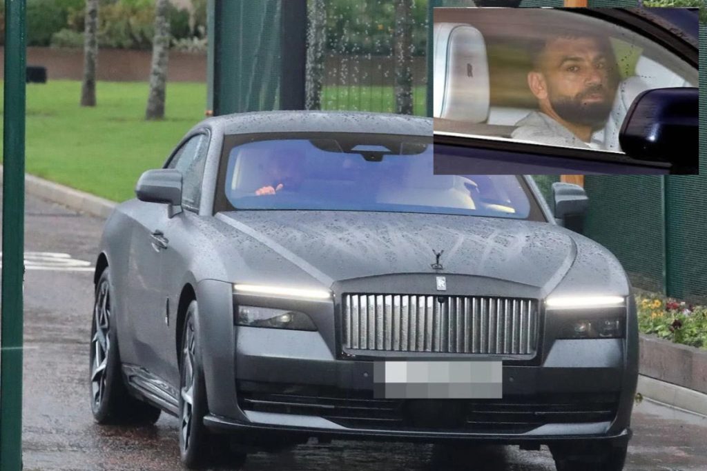 محمد صلاح به دلیل سرعت غیرمجاز با رولزرویس خود ۶ ماه از رانندگی محروم شد