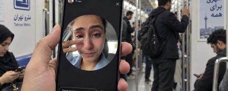 اشک‌های یک دختر برای خرید کفش؛ از انتقادات تند به قیمت کفش تا همدلی با درد گرانی