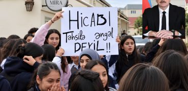 دولت الهام علی‌اف حجاب را در مدارس آذربایجان ممنوع کرد