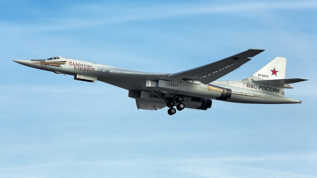 بمبافکن Tu-160