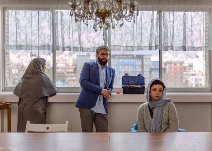 ندا جبرائیلی در فیلم کوتاه دربین