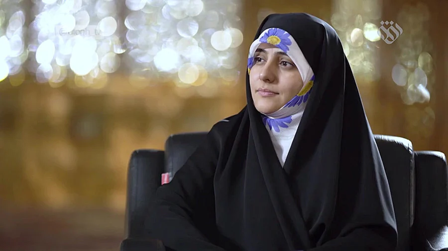 زینب ابوطالبی مجری شبکه افق