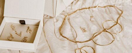 از کجا طلای قسطی بخریم؟ راهنمای انتخاب فروشگاه و تحویل طلا